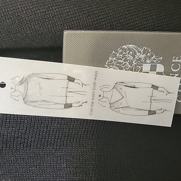 Sweater - Picture 5 of 6